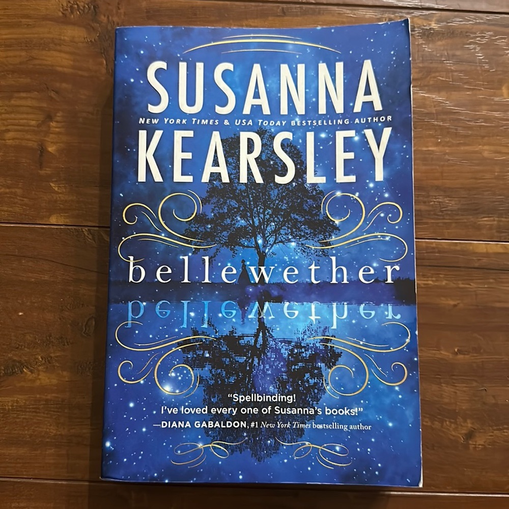 Bellewether by‎ Susanna Kearsley
Paperback book